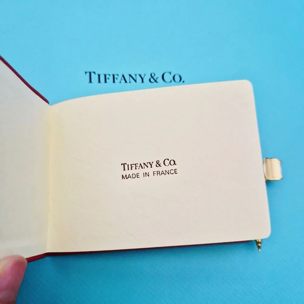 Tiffany & Co. 💖 firm